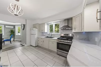 136 Glendale Dr, Ewing Township, NJ 08618 - Photo 10
