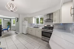 136 Glendale Dr, Ewing Township, NJ 08618 - Photo 10