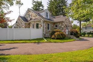 136 Glendale Dr, Ewing Township, NJ 08618 - Photo 4