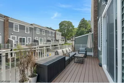 62 Parkside Ln, Teaneck Township, NJ 07666 - Photo 34
