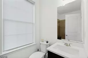 62 Parkside Ln, Teaneck Township, NJ 07666 - Photo 28
