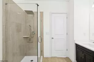 62 Parkside Ln, Teaneck Township, NJ 07666 - Photo 22