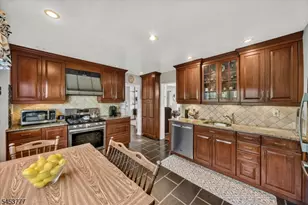 28 Leary Ave, Bloomingdale, NJ 07403 - Photo 16