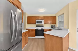 416 Homestead Ct, Lopatcong Township, NJ 08886 - Photo 8