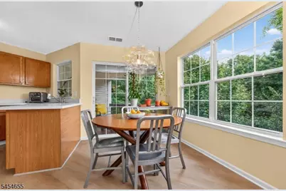 416 Homestead Ct, Lopatcong Township, NJ 08886 - Photo 10