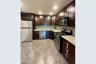 36 Fisher Dr, Franklin Township, NJ 08823 - Photo 8