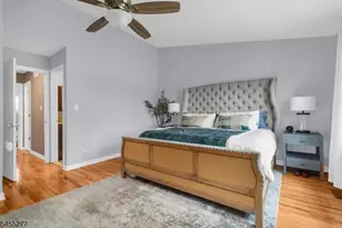 35 Chelsea Cir, Raritan Township, NJ 08822 - Photo 14