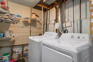 35 Chelsea Cir, Raritan Township, NJ 08822 - Photo 22