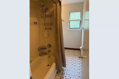 806 Yorkshire Dr, Raritan Township, NJ 08822 - Photo 14