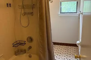 806 Yorkshire Dr, Raritan Township, NJ 08822 - Photo 14