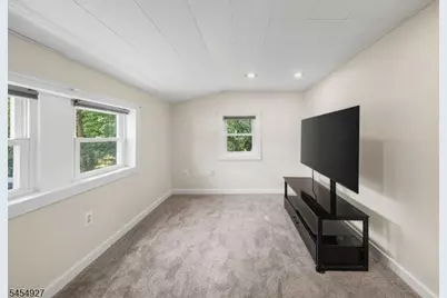 926 N Washington Ave, Green Brook Township, NJ 08812 - Photo 18