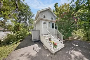 926 N Washington Ave, Green Brook Township, NJ 08812 - Photo 4