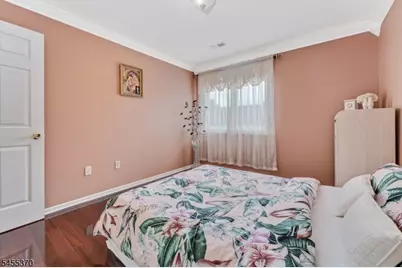 705 Clark Cir, Raritan Township, NJ 08822 - Photo 12
