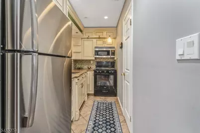 705 Clark Cir, Raritan Township, NJ 08822 - Photo 6