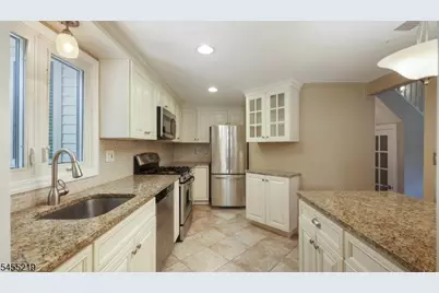 4F Somerset Hills Ct, Bernardsville, NJ 07924 - Photo 8