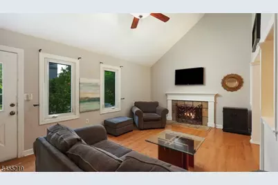 4F Somerset Hills Ct, Bernardsville, NJ 07924 - Photo 2