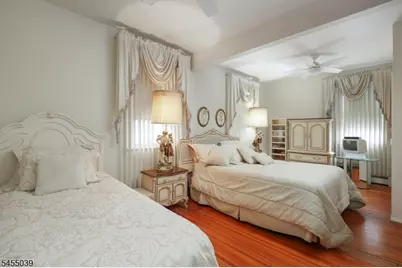 911 W Henry St, Linden, NJ 07036 - Photo 20