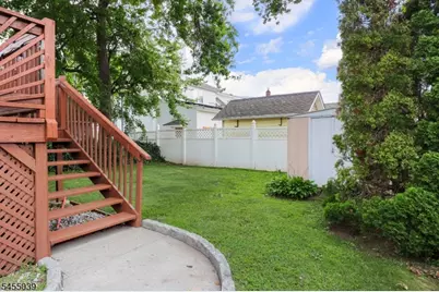 911 W Henry St, Linden, NJ 07036 - Photo 26