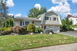 22 Rhonda Pl, Wanaque, NJ 07465 - Photo 2