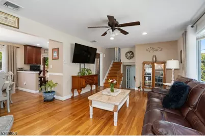22 Rhonda Pl, Wanaque, NJ 07465 - Photo 10