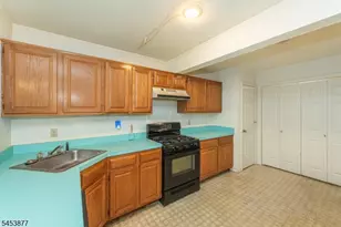 20 Collura Ln, Clifton, NJ 07012 - Photo 10