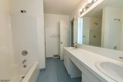 20 Collura Ln, Clifton, NJ 07012 - Photo 20
