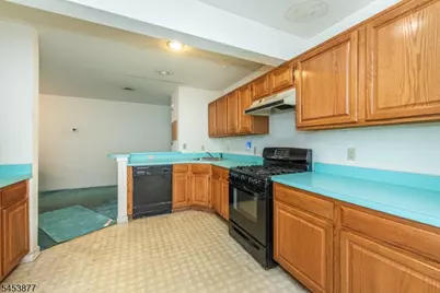 20 Collura Ln, Clifton, NJ 07012 - Photo 12