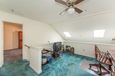 20 Collura Ln, Clifton, NJ 07012 - Photo 16