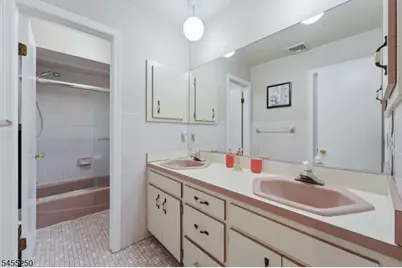 41 Florham Rd, Parsippany, NJ 07054 - Photo 36