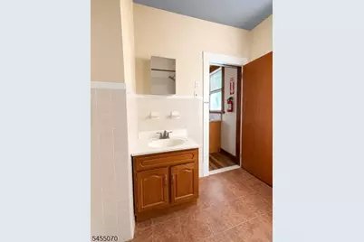 720 Monroe Ave, Elizabeth, NJ 07201 - Photo 6