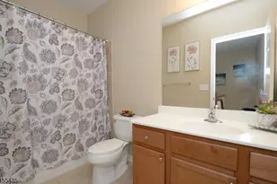 5 Holly Ln, Garfield, NJ 07026 - Photo 8