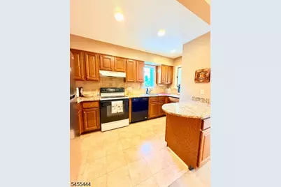 136 Westchester Ter, Clinton Township, NJ 08801 - Photo 8