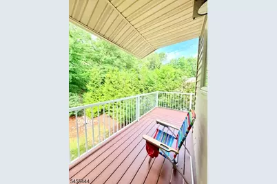 136 Westchester Ter, Clinton Township, NJ 08801 - Photo 4