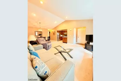 136 Westchester Ter, Clinton Township, NJ 08801 - Photo 2