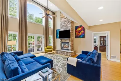 4 Centennial Ct, Totowa, NJ 07512 - Photo 10