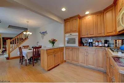 3 Village Rd, Pequannock Township, NJ 07444 - Photo 12