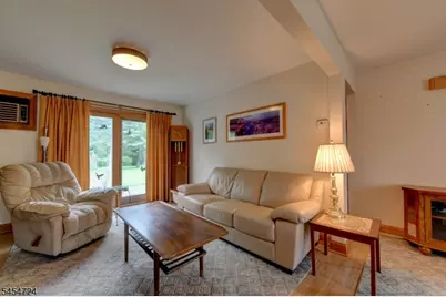 3 Village Rd, Pequannock Township, NJ 07444 - Photo 6