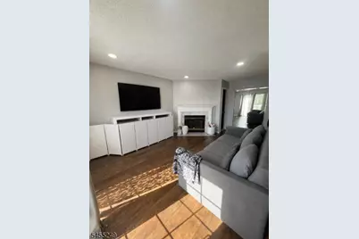 22 Seton Hall Dr, Newark, NJ 07103 - Photo 4