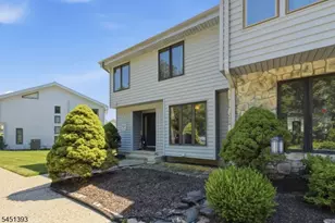 235 Cherokee Rd, Andover Township, NJ 07848 - Photo 4