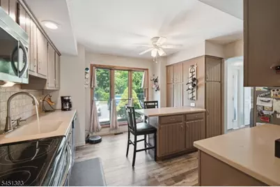 235 Cherokee Rd, Andover Township, NJ 07848 - Photo 10