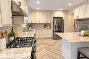 22 Meeker Pl- Unit, Millburn, NJ 07041 - Photo 2