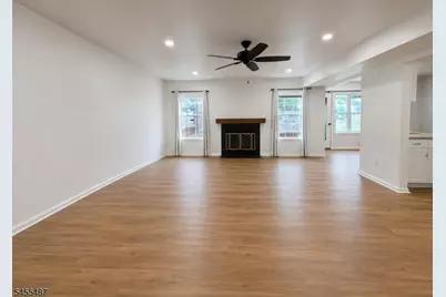 121 Harrow Dr, Franklin Township, NJ 08873 - Photo 4