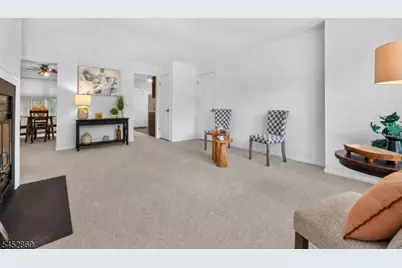 52 Adams Ct, Raritan Township, NJ 08822 - Photo 2