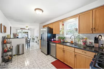 15 Orchard St, Bloomingdale, NJ 07403 - Photo 14