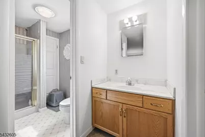15 Orchard St, Bloomingdale, NJ 07403 - Photo 32