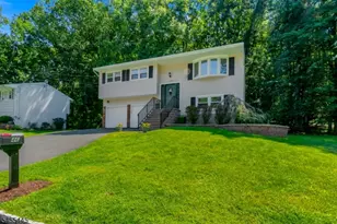 46 Deer Path Dr, Mount Olive, NJ 07836 - Photo 4