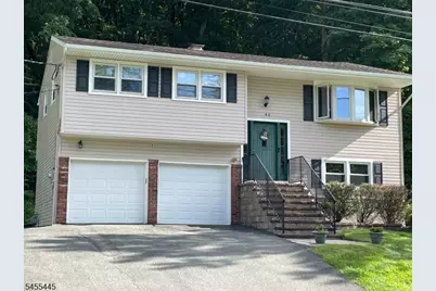 46 Deer Path Dr, Mount Olive, NJ 07836 - Photo 1