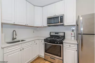 10 Phoenix Ave Unit #2, Morristown, NJ 07960 - Photo 6