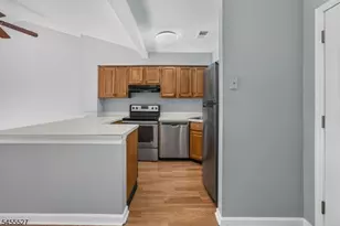 8 Augusta Dr, Clinton Township, NJ 08801 - Photo 10