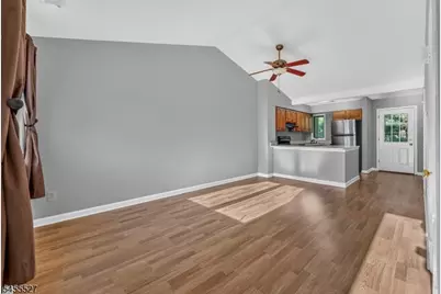 8 Augusta Dr, Clinton Township, NJ 08801 - Photo 6